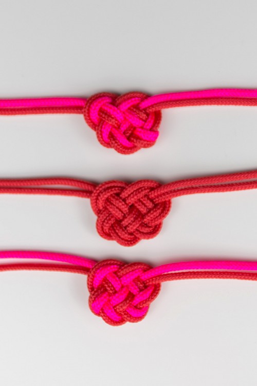 Paracord heart knot on sale bracelet