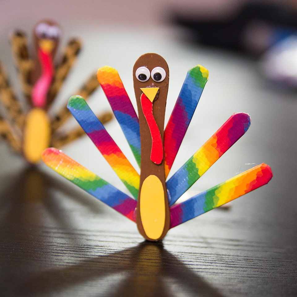 thanksgiving-popsicle-stick-turkey-craft